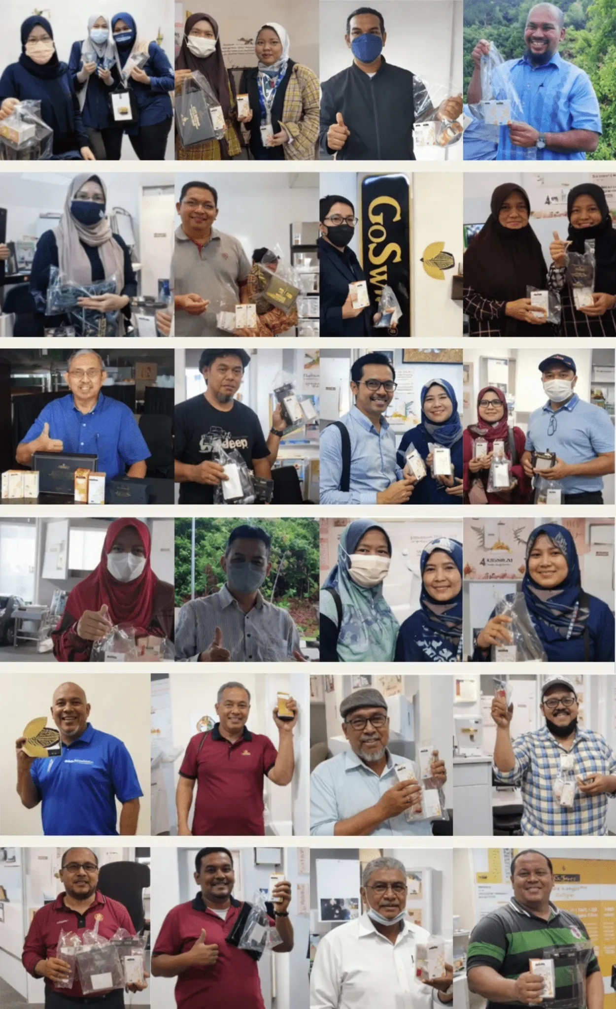 Pelanggan GoSwiet bersama produk mereka